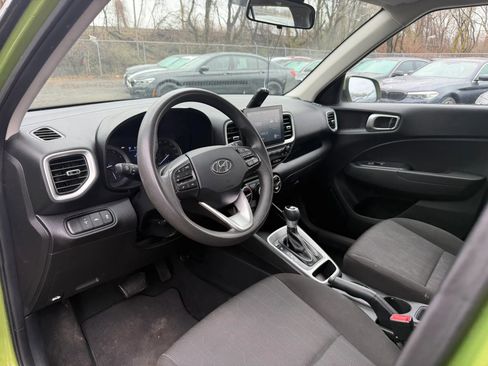 Used 2020 Hyundai Venue SE FWD image 10