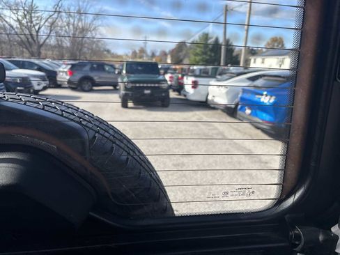 Used 2022 Jeep Wrangler Unlimited Sahara w/ Cold Weather Group image 33