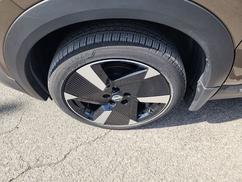 Certified 2025 Nissan Kicks SR image 31