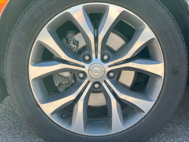 Used 2017 Chrysler Pacifica Limited FWD image 7