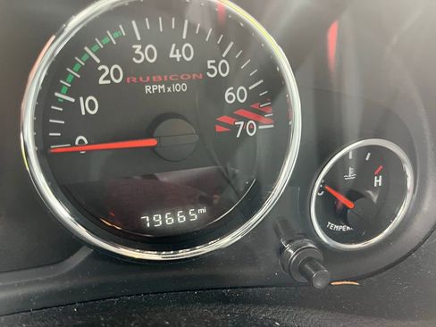 Used 2017 Jeep Wrangler Unlimited Rubicon image 5