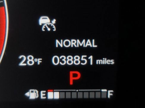 Certified 2023 Honda Pilot Touring image 27