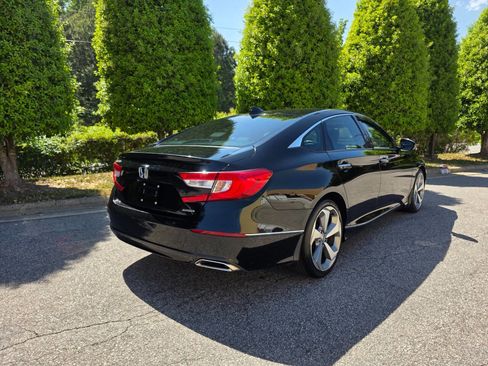 Used 2018 Honda Accord Touring image 5