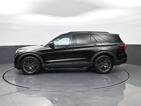 Used 2025 Ford Explorer ST AWD/4WD image 8