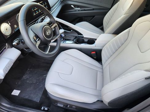 New 2026 Hyundai Elantra Limited FWD image 8