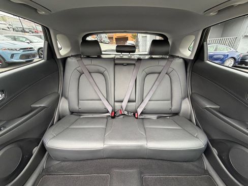 Used 2023 Hyundai Kona Limited FWD image 38