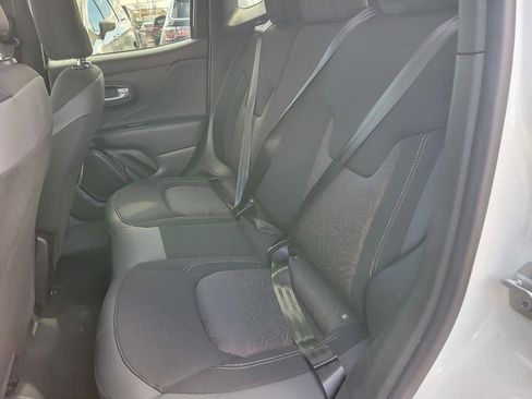 Used 2023 Jeep Renegade Latitude image 11