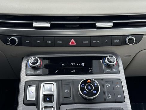Used 2024 Hyundai Palisade Calligraphy image 12
