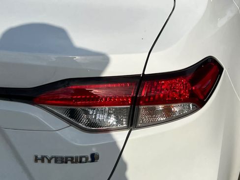 Used 2020 Toyota Corolla LE FWD image 18
