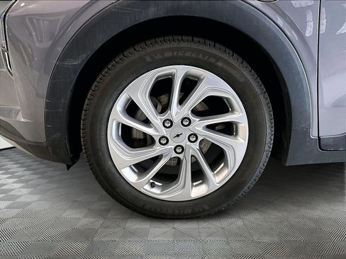 Used 2023 Chevrolet Bolt EUV LT w/ Comfort Package image 27