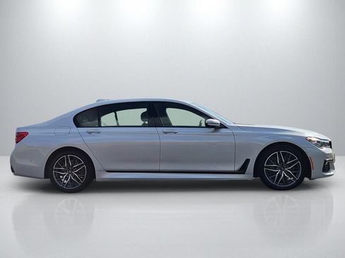 Used 2019 BMW 750i xDrive w/ M Sport Package AWD/4WD image 4