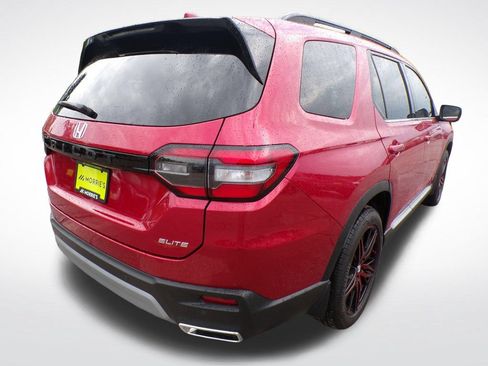 Used 2025 Honda Pilot Elite image 6