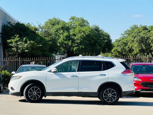 Used 2016 Nissan Rogue S w/ Appearance Package FWD image 5