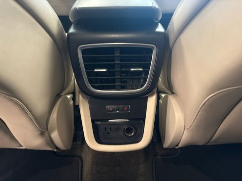 Used 2018 Lincoln MKX Select w/ Select Plus Package AWD/4WD image 13