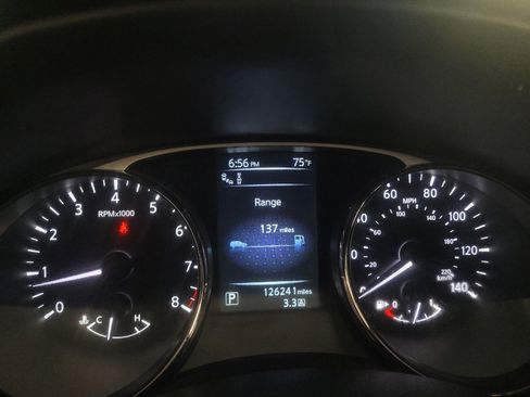 Used 2016 Nissan Rogue SL w/ SL Premium Package FWD image 23