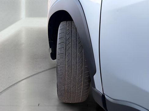 Used 2022 Toyota Corolla Cross XLE w/ Convenience Package image 32