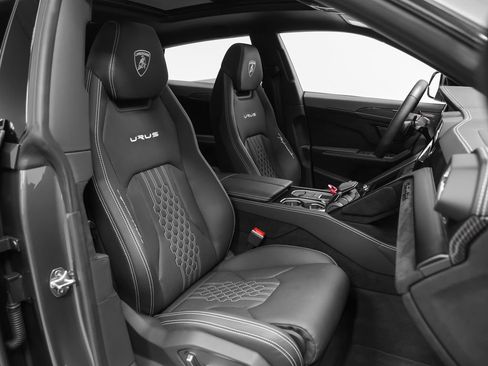 Used 2023 Lamborghini Urus Performante AWD/4WD image 22