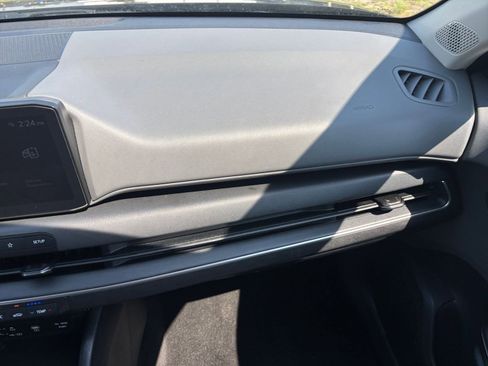 Used 2025 Kia K4 LXS FWD image 37