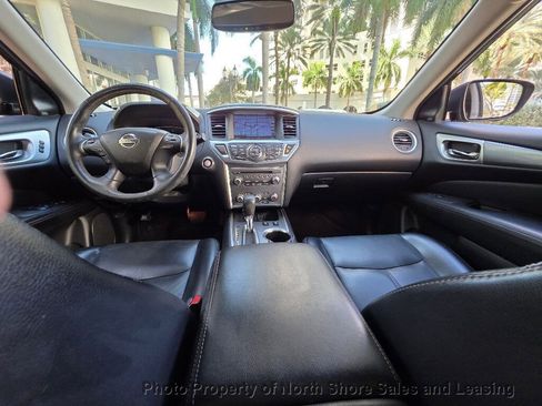 Used 2019 Nissan Pathfinder SL image 9