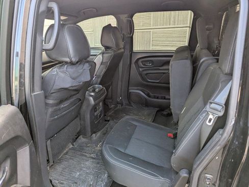 Used 2018 Nissan Titan SV w/ SV Convenience Package AWD/4WD image 25