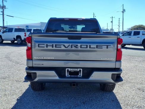 Used 2022 Chevrolet Silverado 1500 Custom image 6