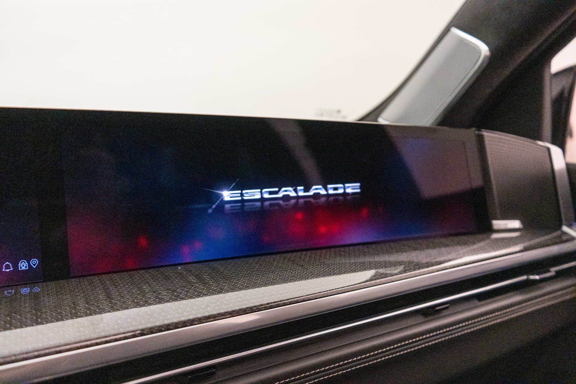 Used 2026 Cadillac Escalade V w/ LPO, ONYX Package AWD/4WD image 33