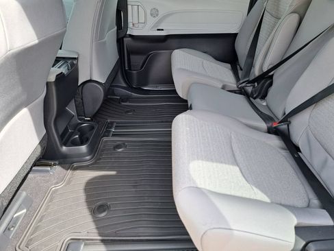 New 2026 Toyota Sienna LE FWD image 22