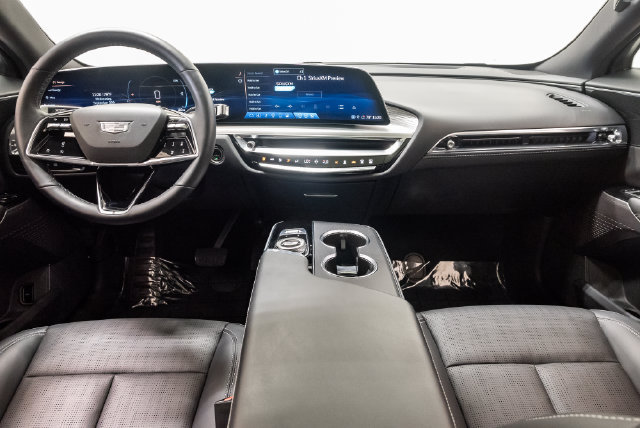 Used 2024 Cadillac Lyriq Luxury AWD/4WD image 22
