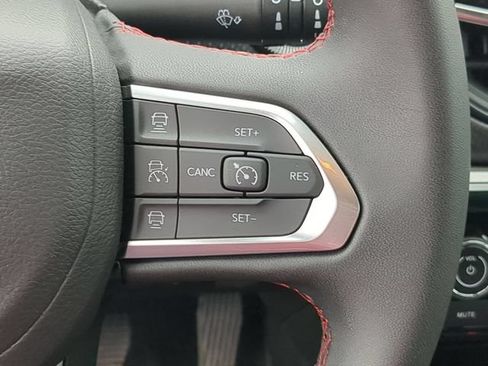 Used 2025 Jeep Compass Trailhawk AWD/4WD image 23