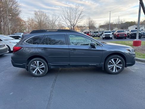 Used 2019 Subaru Outback 2.5i Limited image 18