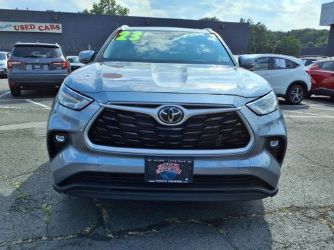 Certified 2023 Toyota Highlander XLE image 2
