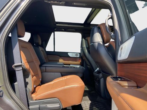 Used 2024 Lincoln Navigator Reserve AWD/4WD image 23
