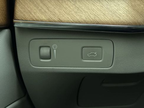 Used 2022 Volvo XC90 T6 Momentum w/ Advanced Package image 22