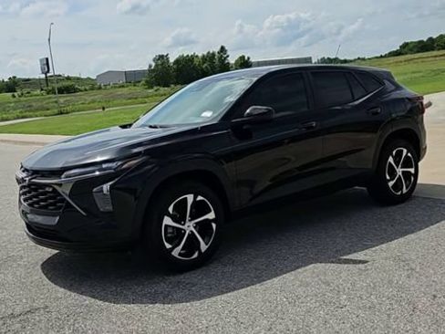 New 2026 Chevrolet Trax RS w/ Driver Confidence Package FWD image 4