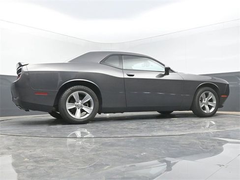 Used 2022 Dodge Challenger SXT image 36