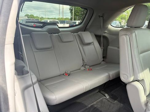 Used 2016 Toyota Highlander XLE AWD/4WD image 13