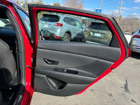 Used 2025 Hyundai Elantra Sport image 33