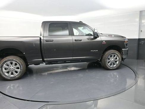 New 2026 RAM 2500 Laramie AWD/4WD image 11
