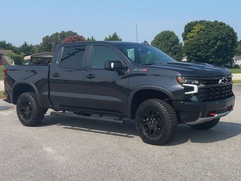 Certified 2022 Chevrolet Silverado 1500 ZR2 AWD/4WD image 2