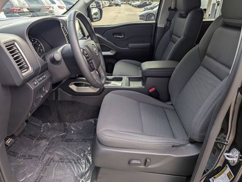 Used 2024 Nissan Frontier SV w/ SV Convenience Package image 21
