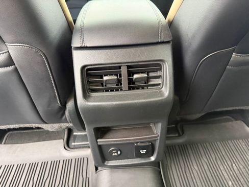 Used 2022 Ford Edge SEL w/ Convenience Package image 19