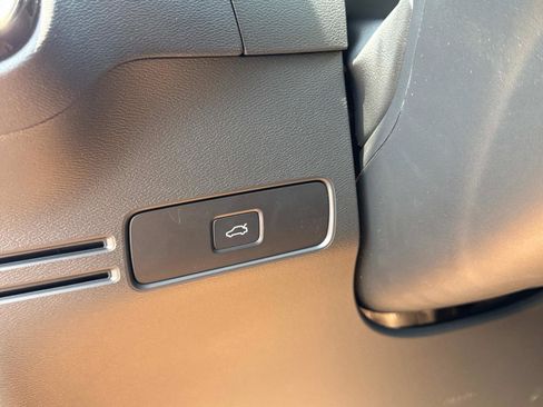 New 2026 Volvo XC40 B5 Plus w/ Protection Package Premier image 32