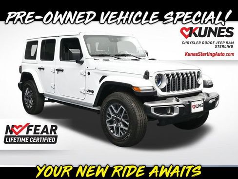 Used 2025 Jeep Wrangler Unlimited Sahara AWD/4WD image 1