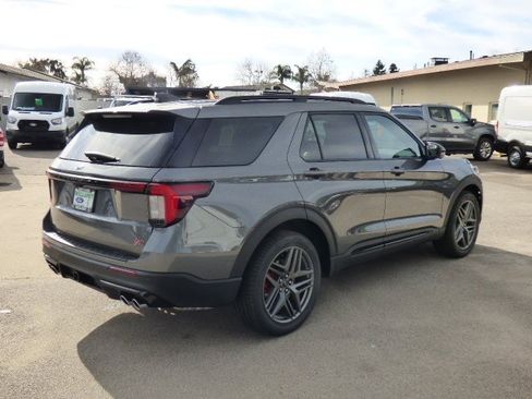 New 2026 Ford Explorer ST image 3