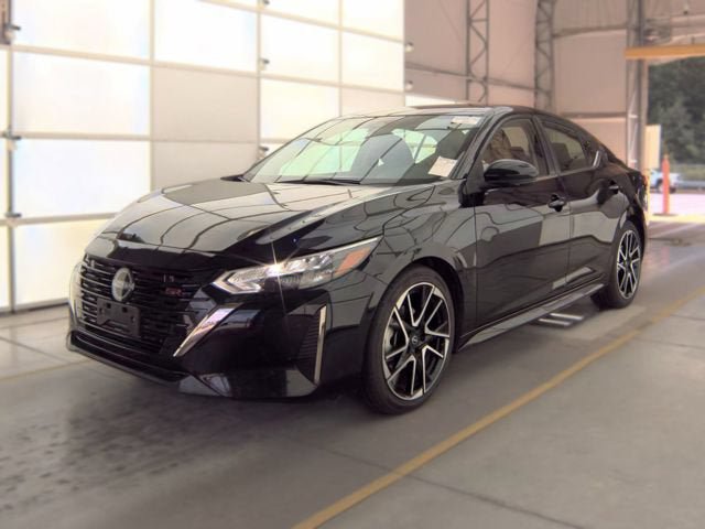 Used 2025 Nissan Sentra SR FWD image 1