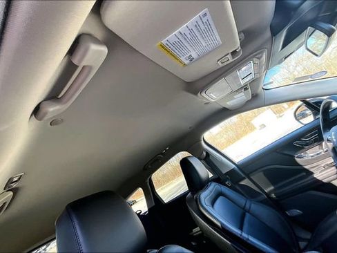 Used 2024 Lincoln Corsair AWD image 22