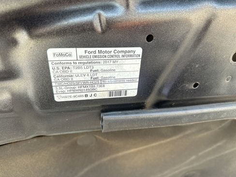 Used 2017 Ford Explorer XLT w/ Equipment Group 202A image 11