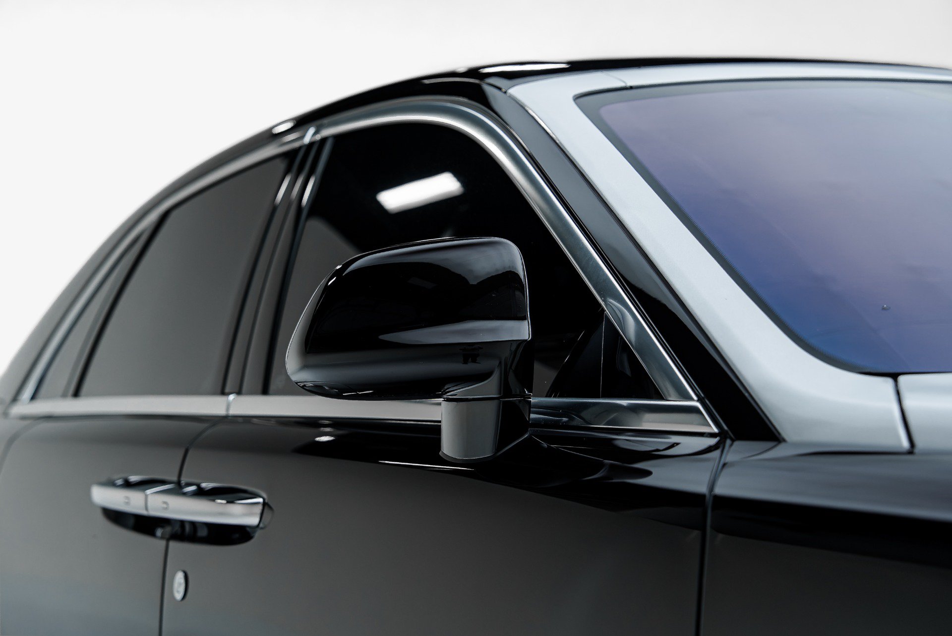 Used 2016 Rolls-Royce Ghost RWD image 23