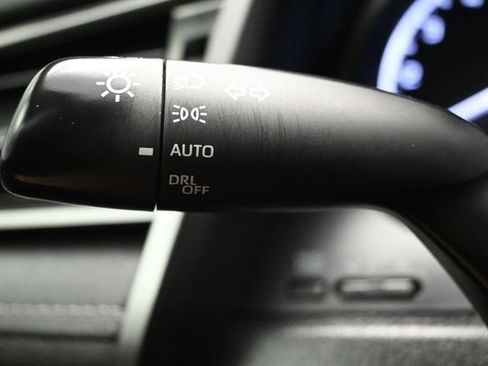 Used 2022 Toyota Camry SE FWD image 21