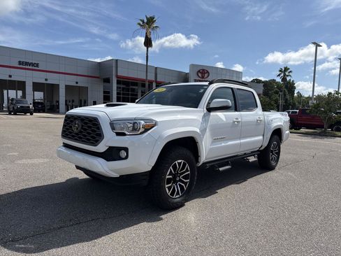 Certified 2021 Toyota Tacoma TRD Sport AWD/4WD image 1